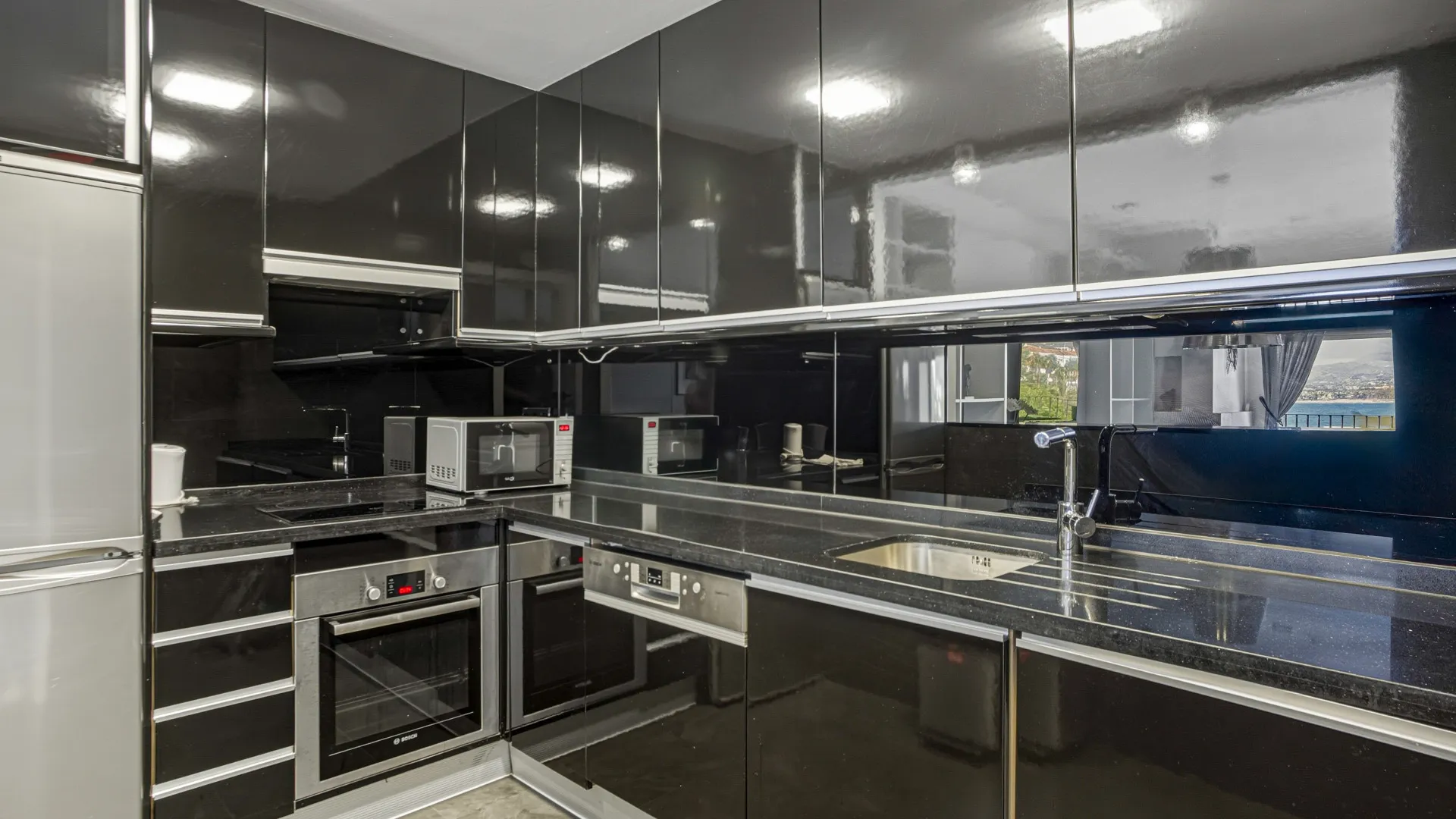 1 bedroom penthouse for sale in Marbella - Puerto Banus