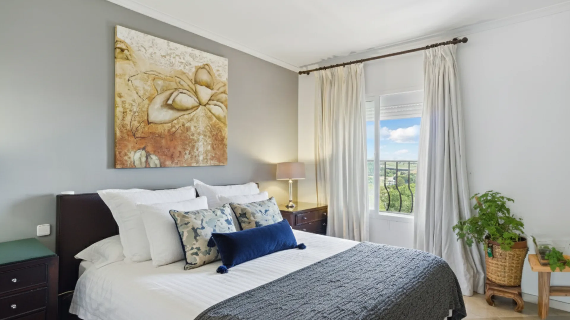 4 bedrooms duplex penthouse for sale in Los Pinos de Aloha