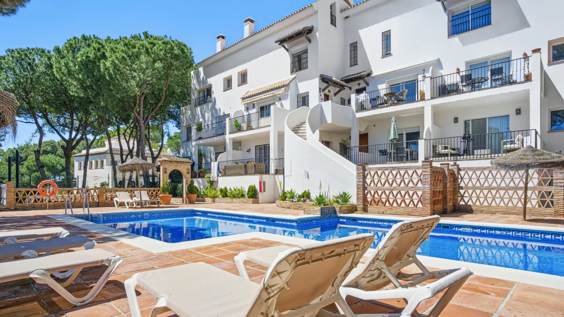 4 bedrooms duplex penthouse for sale in Los Pinos de Aloha