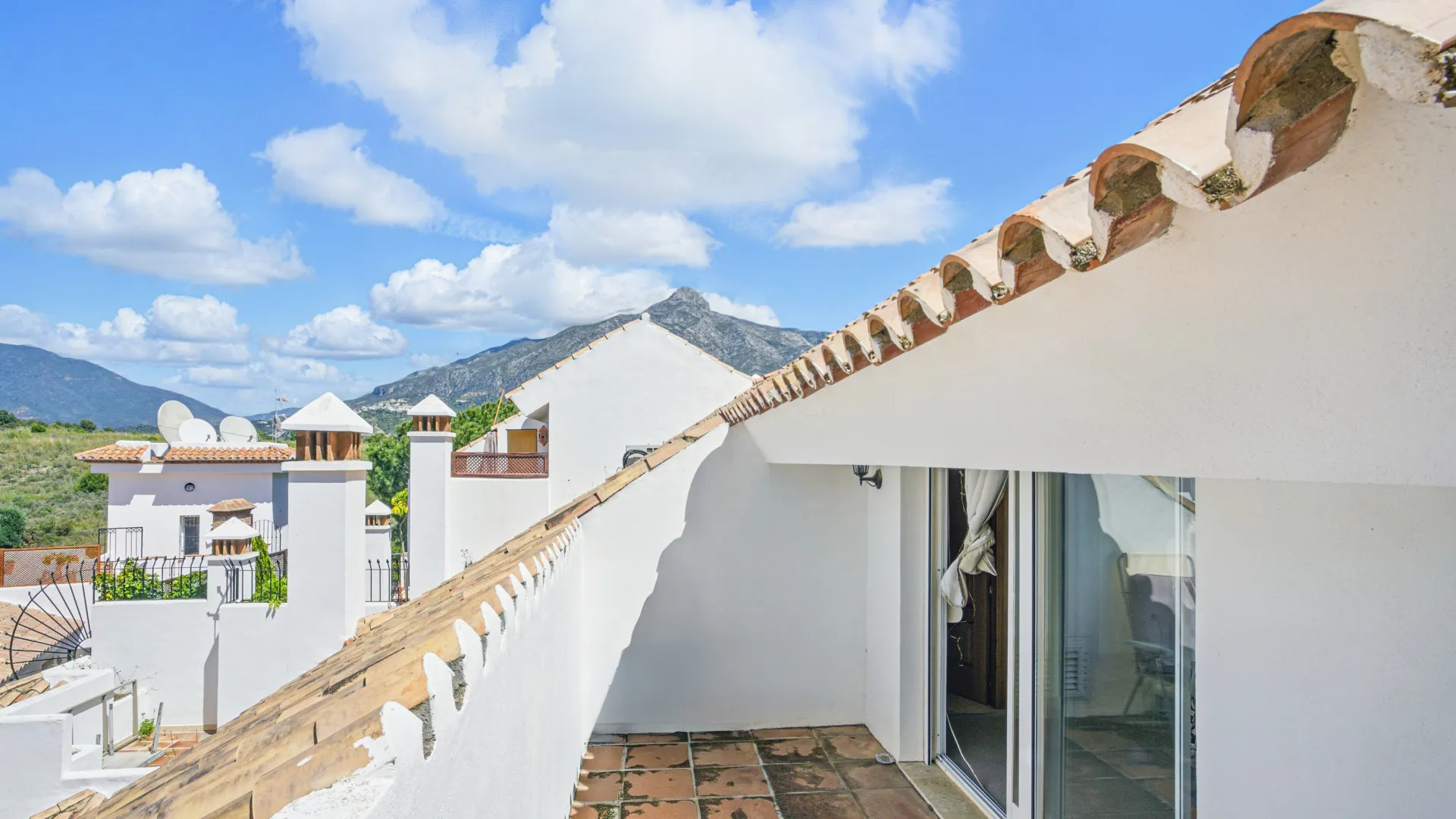 4 bedrooms duplex penthouse for sale in Los Pinos de Aloha