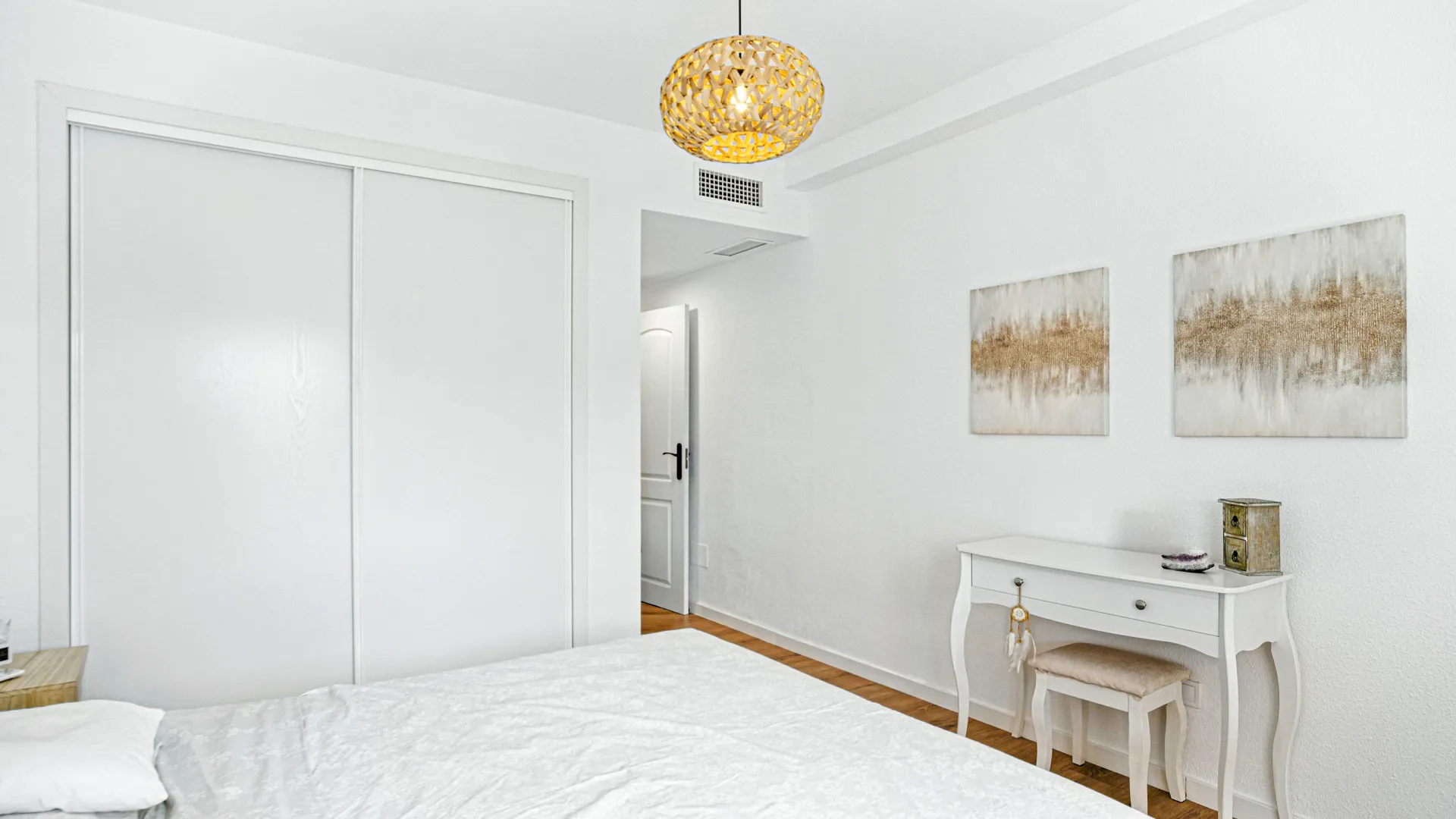 For sale apartment with 2 bedrooms in La Reserva de Marbella