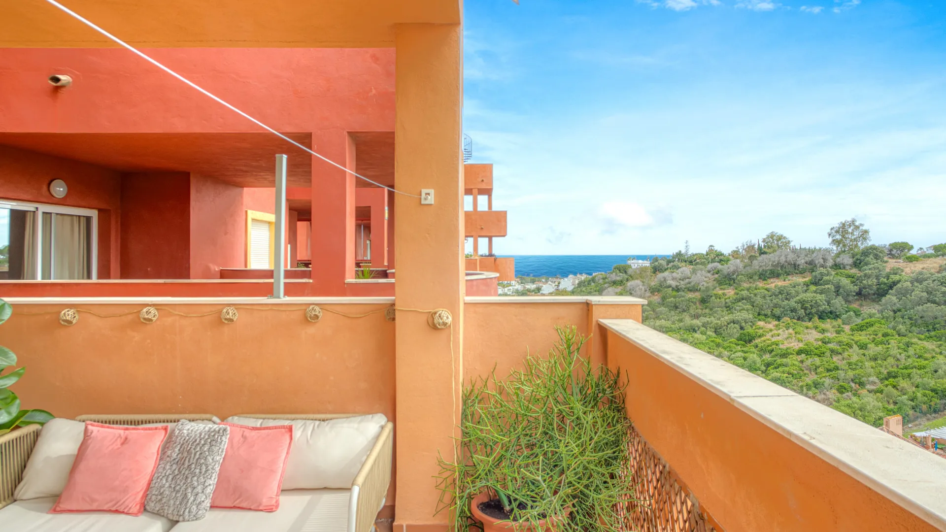 For sale apartment with 2 bedrooms in La Reserva de Marbella