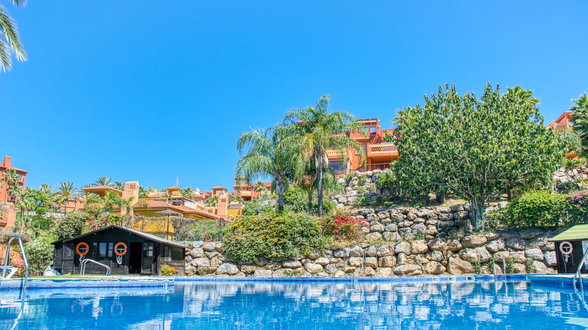 For sale apartment with 2 bedrooms in La Reserva de Marbella