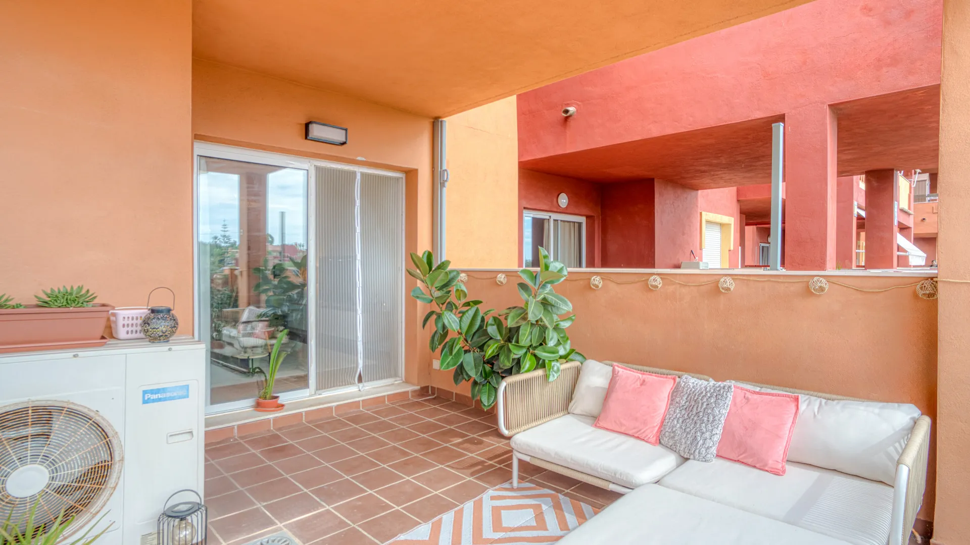 For sale apartment with 2 bedrooms in La Reserva de Marbella