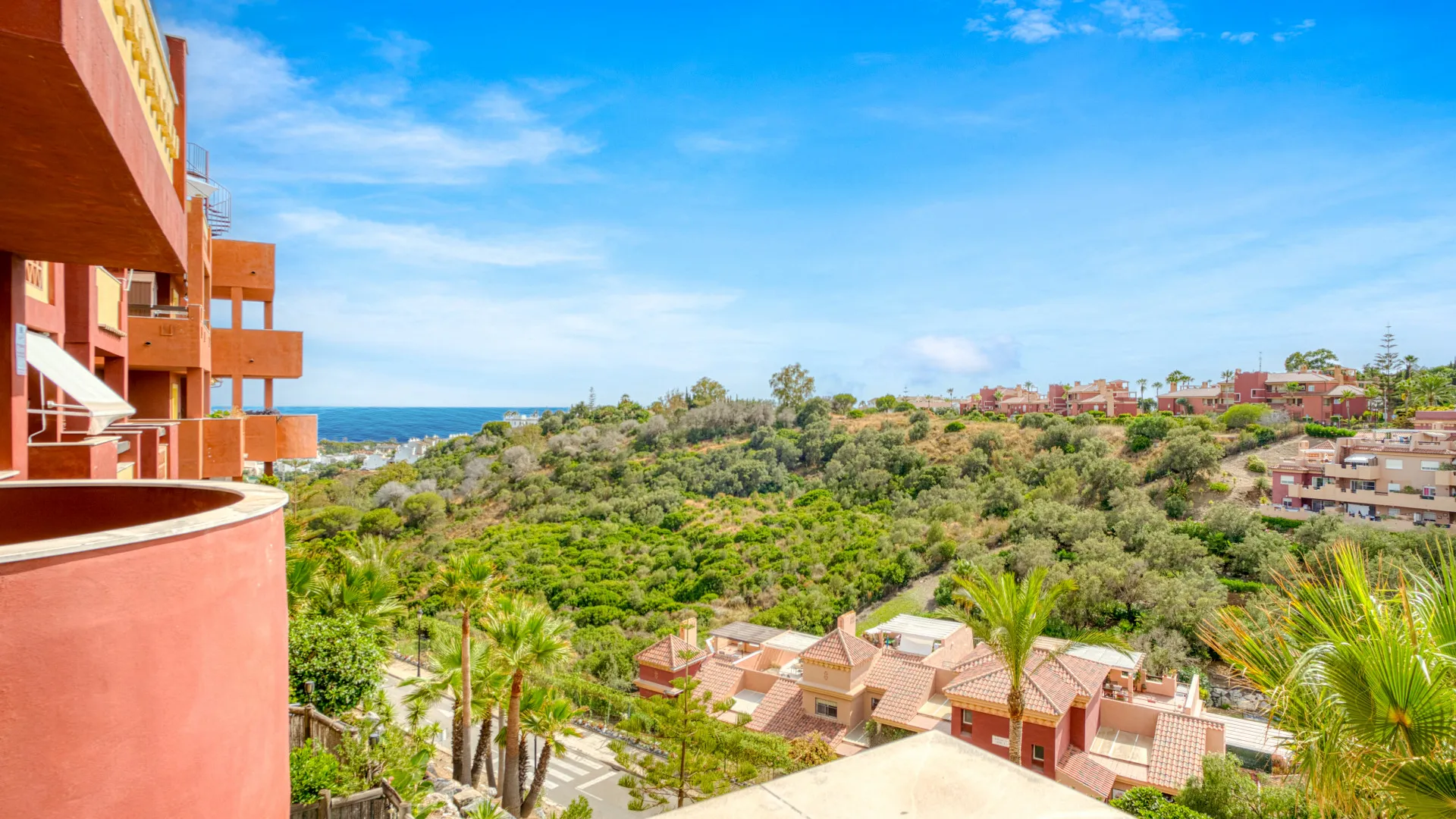 For sale apartment with 2 bedrooms in La Reserva de Marbella