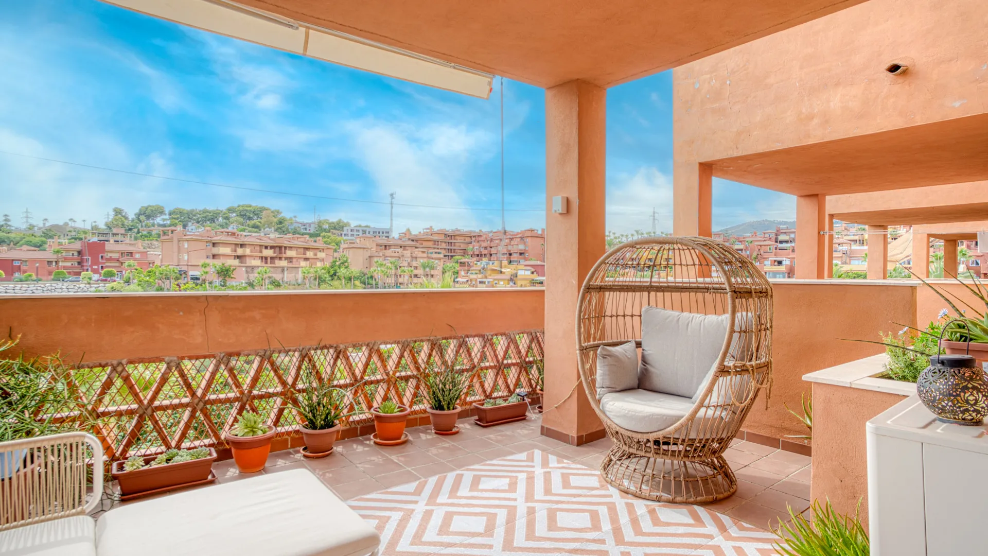 For sale apartment with 2 bedrooms in La Reserva de Marbella