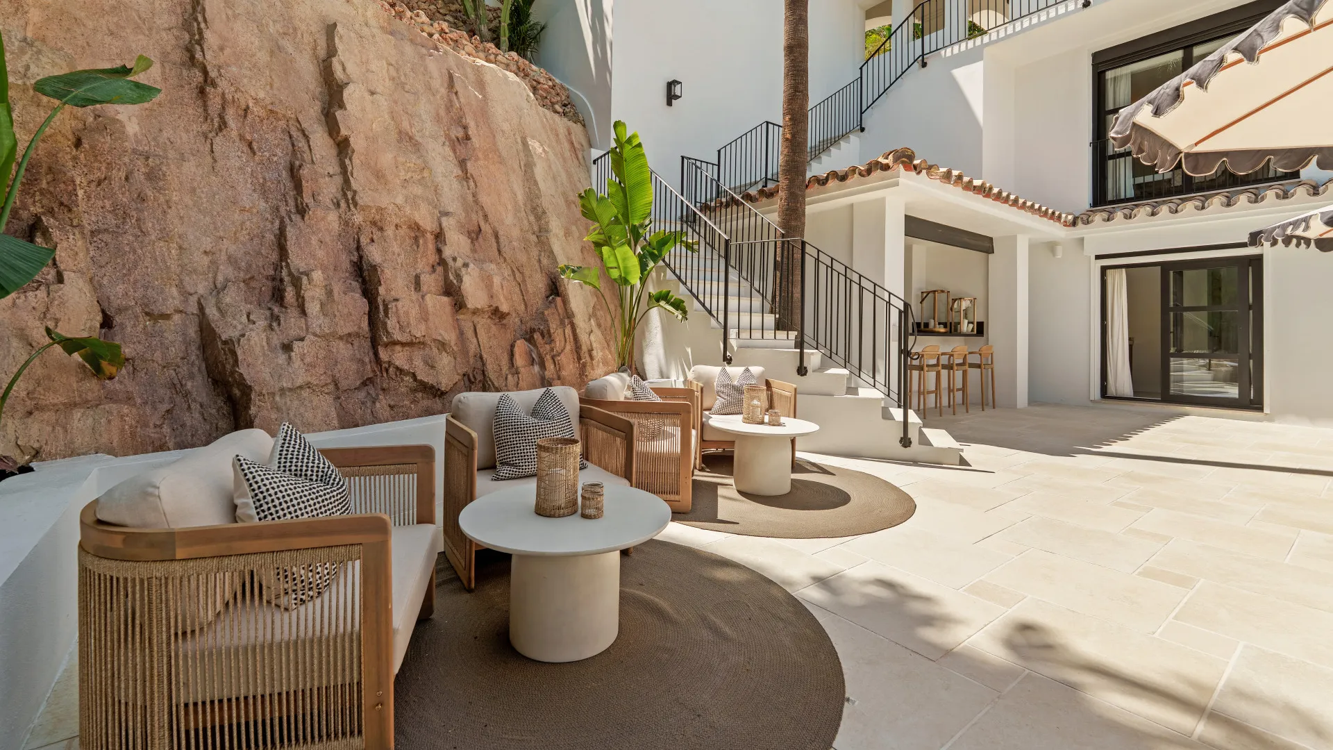 For sale Nueva Andalucia villa with 6 bedrooms
