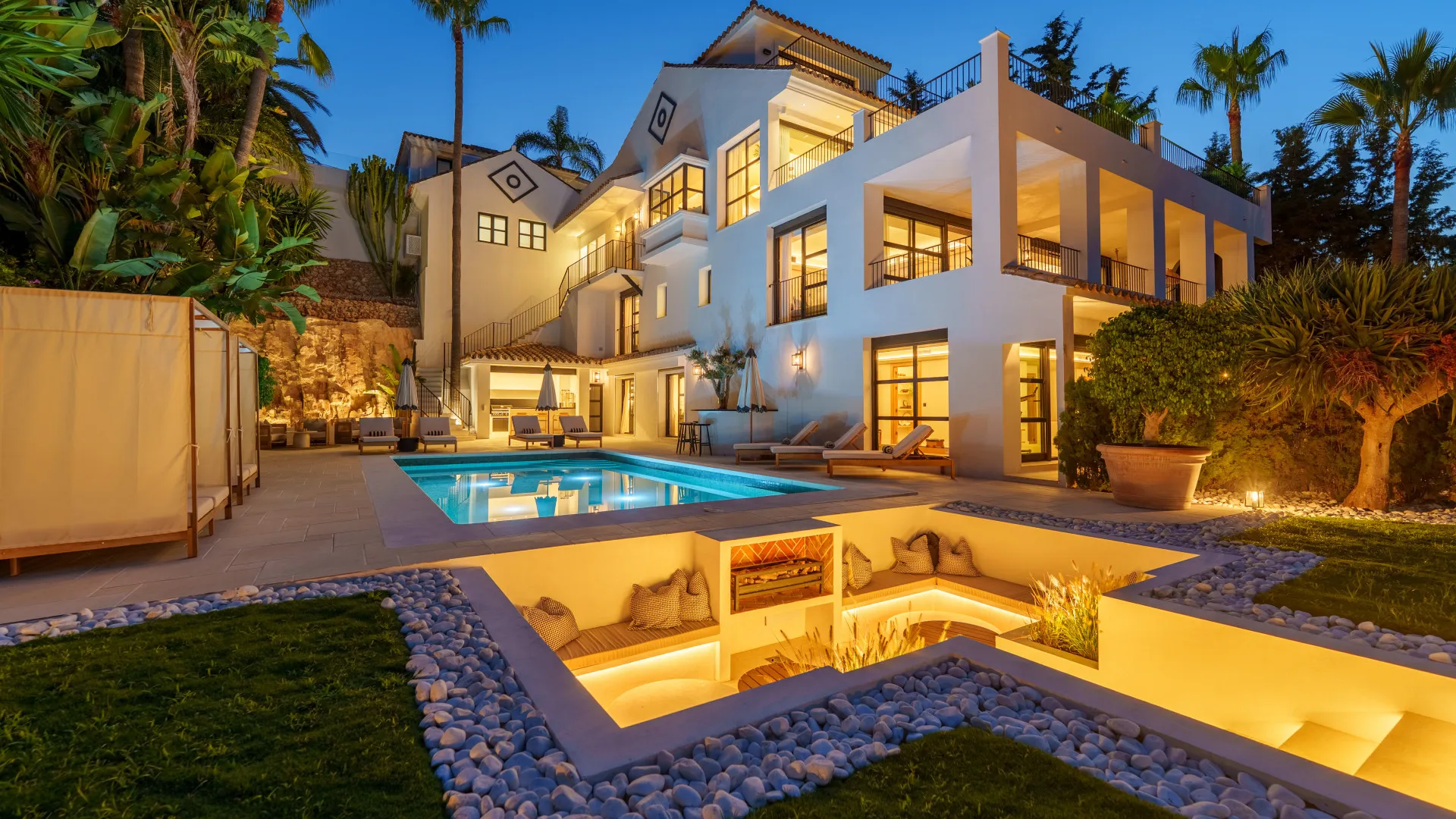 For sale Nueva Andalucia villa with 6 bedrooms