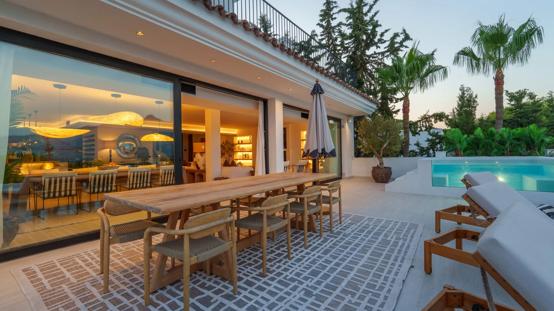 For sale Nueva Andalucia villa with 6 bedrooms