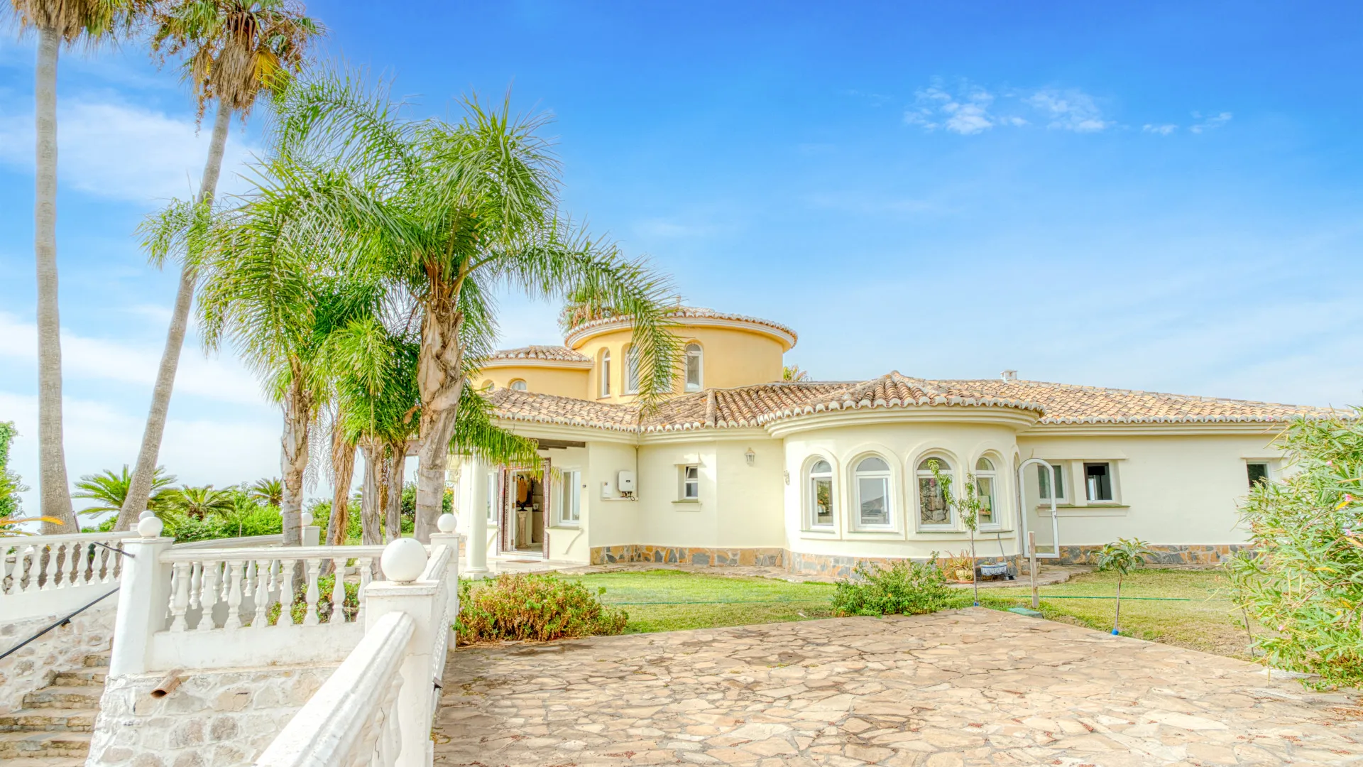 Villa en venta de 5 dormitorios en El Chaparral