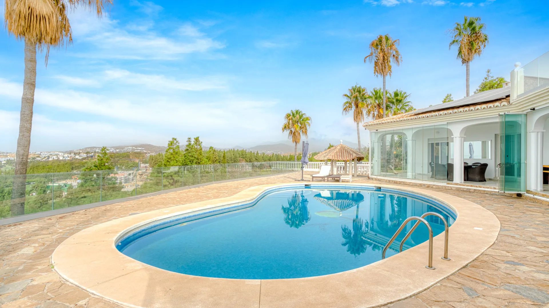 Villa en venta de 5 dormitorios en El Chaparral