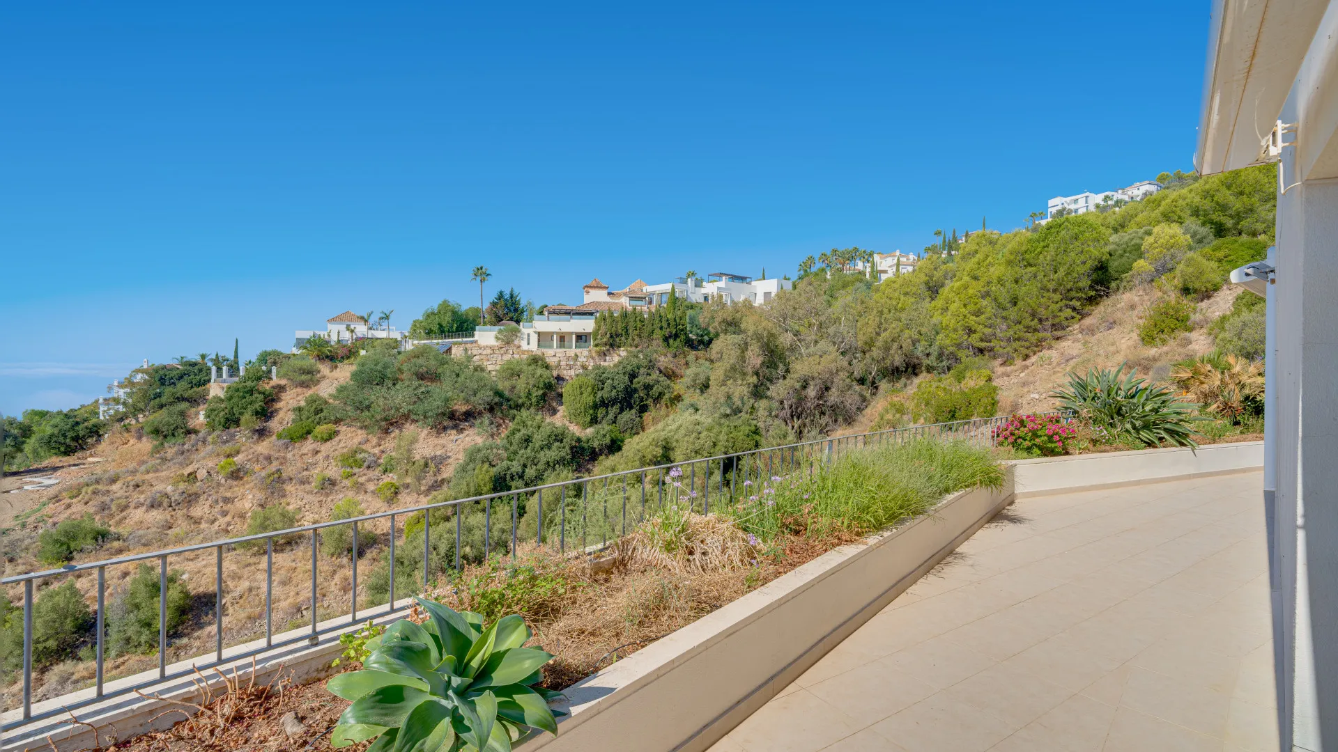 Ground floor apartment for sale in Lomas de los Monteros