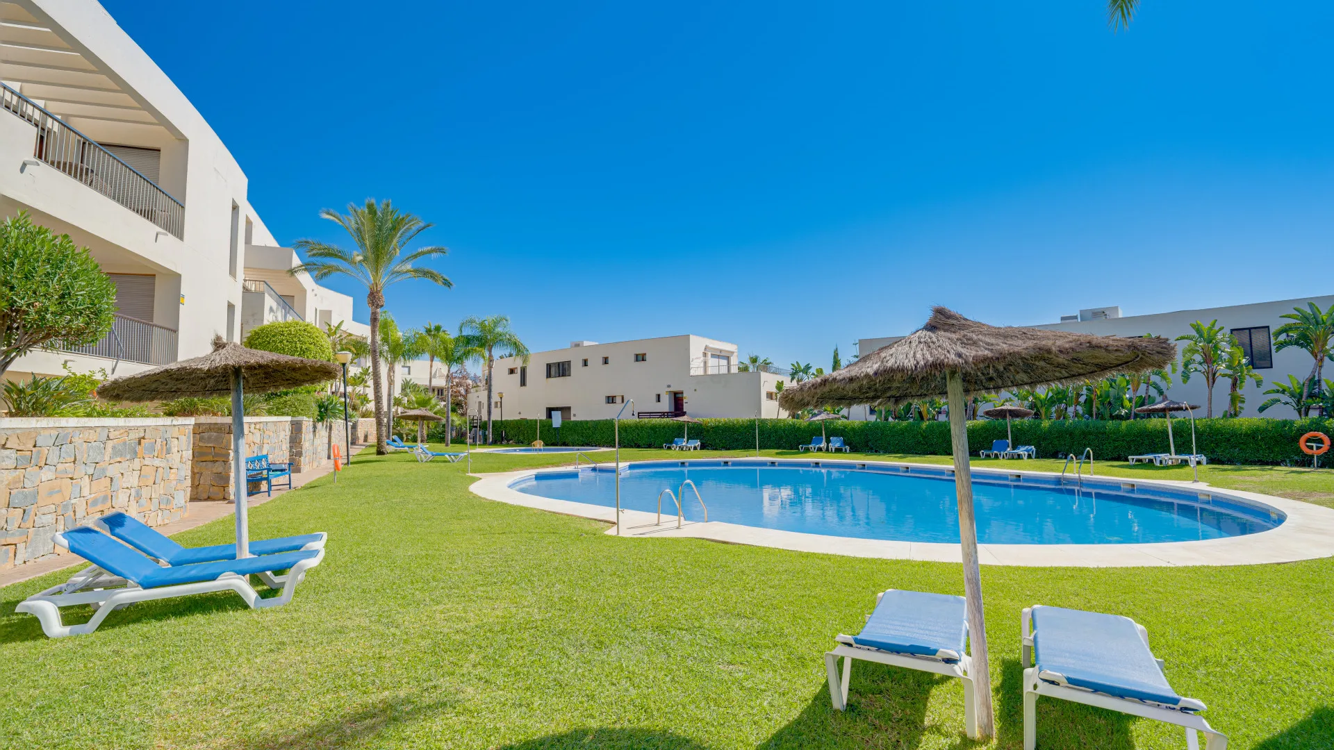 Ground floor apartment for sale in Lomas de los Monteros