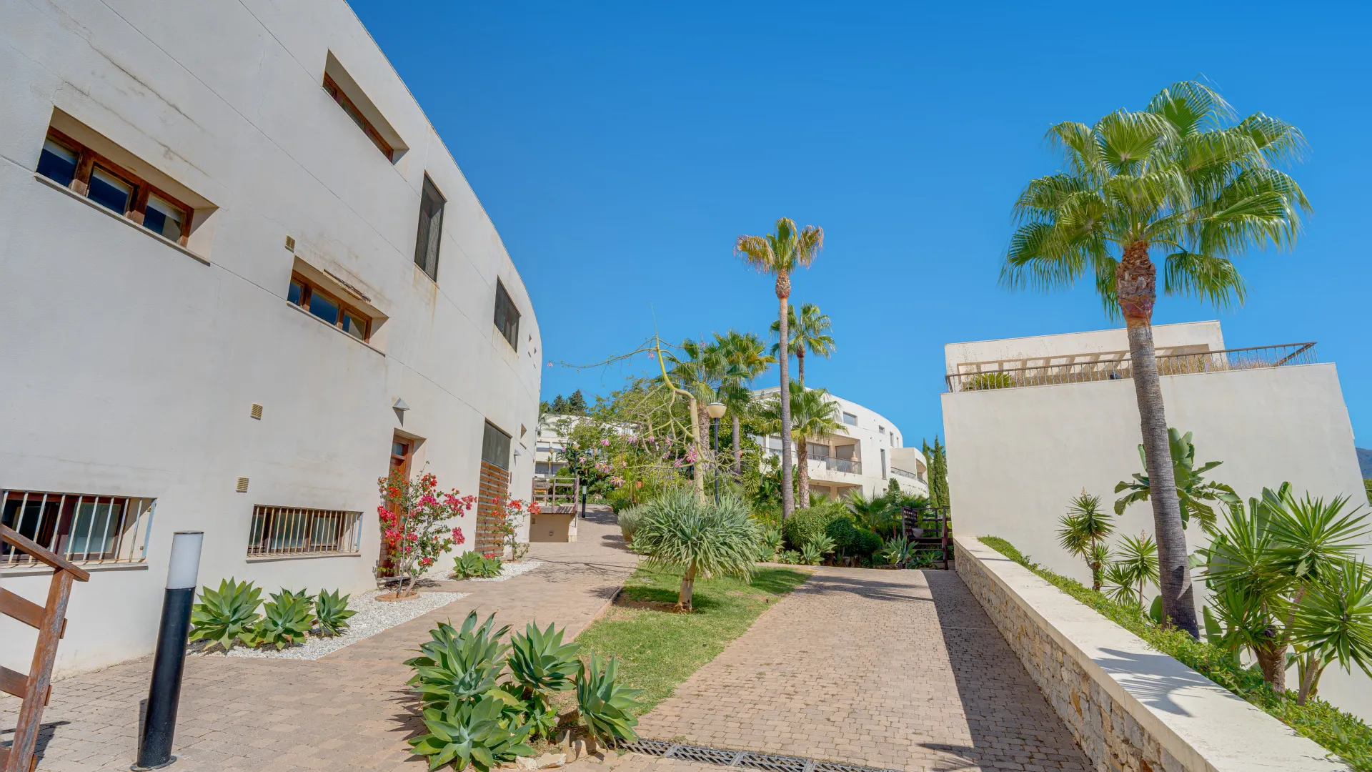 Ground floor apartment for sale in Lomas de los Monteros