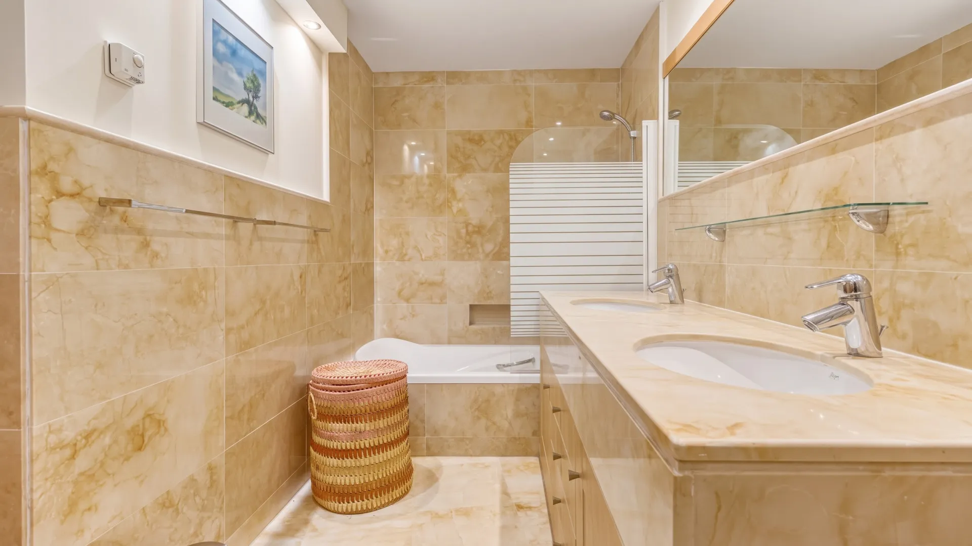 Ground floor apartment for sale in Lomas de los Monteros