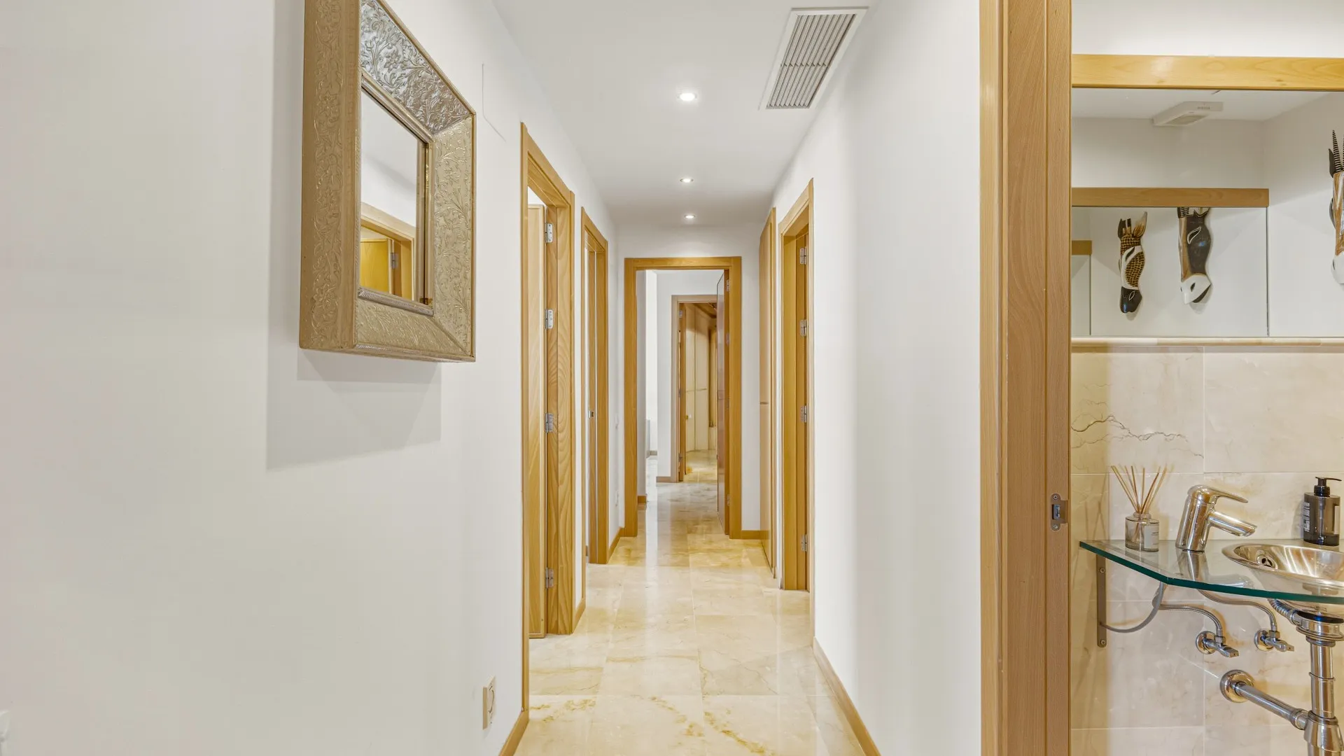 Ground floor apartment for sale in Lomas de los Monteros