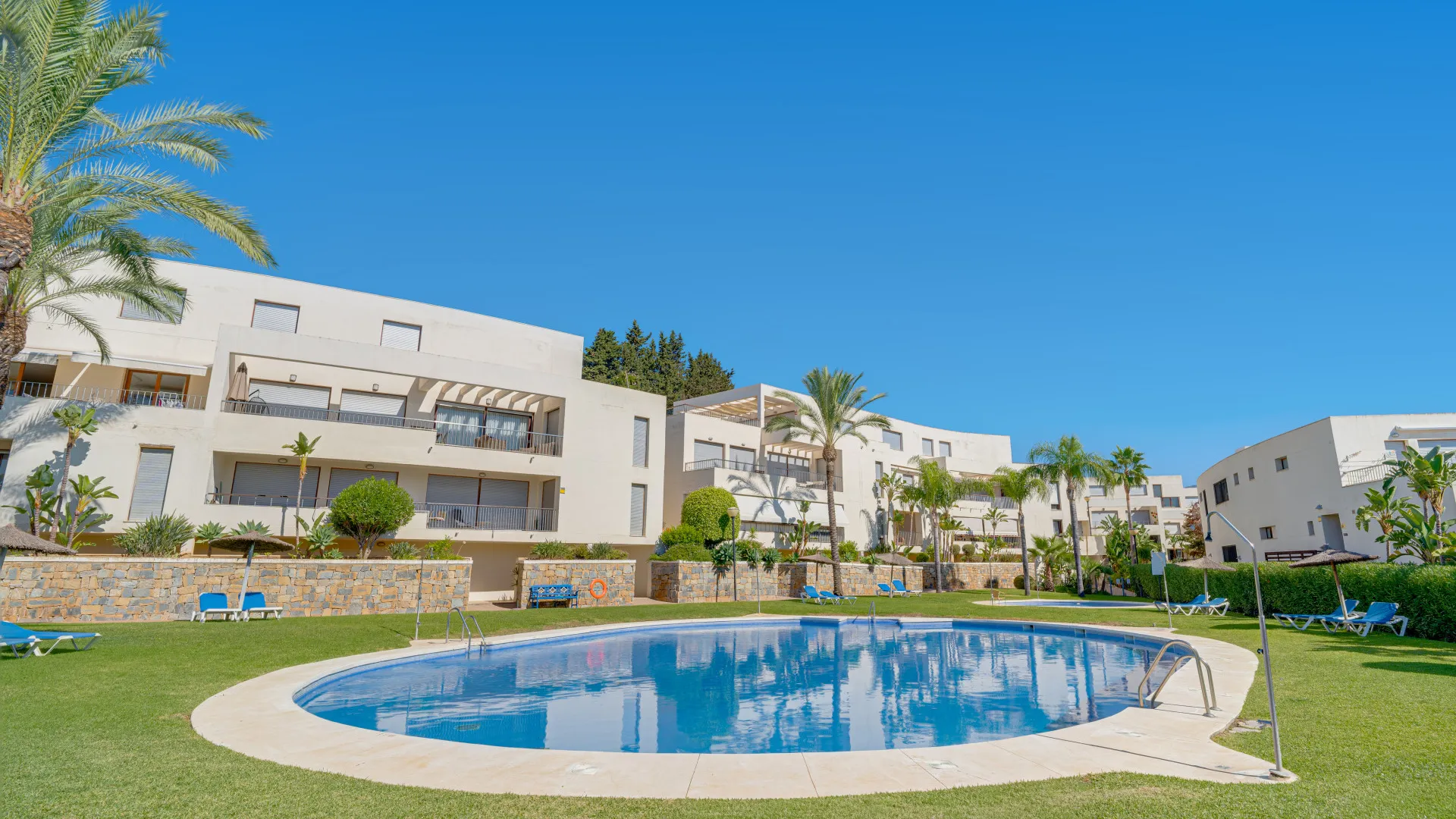 Ground floor apartment for sale in Lomas de los Monteros