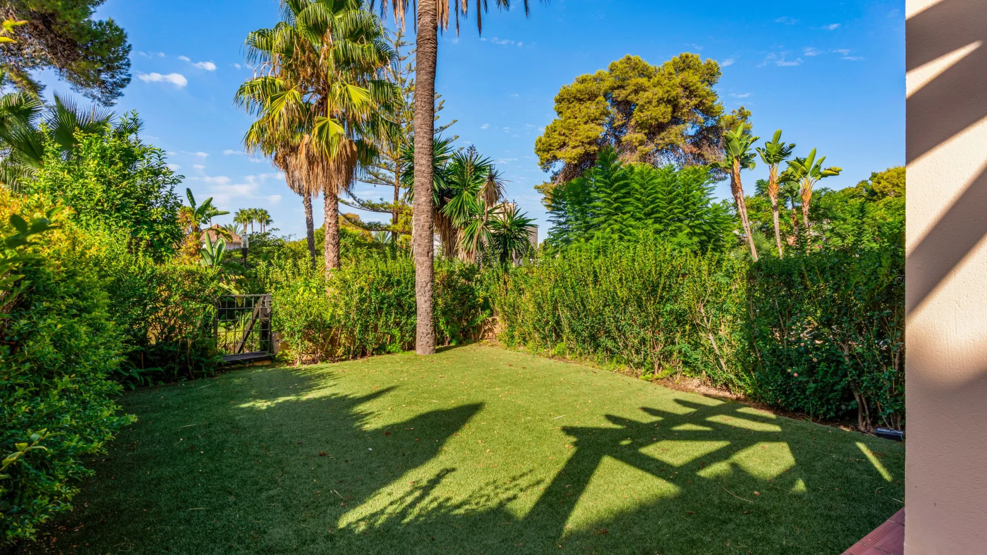 Buy Marbella - Puerto Banus ground floor apartment with 2 bedrooms