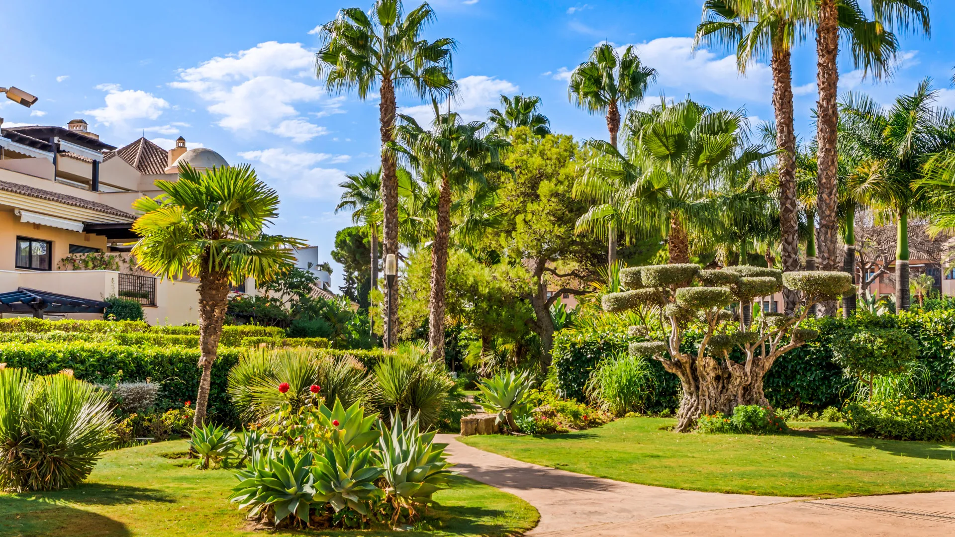 Buy Marbella - Puerto Banus ground floor apartment with 2 bedrooms