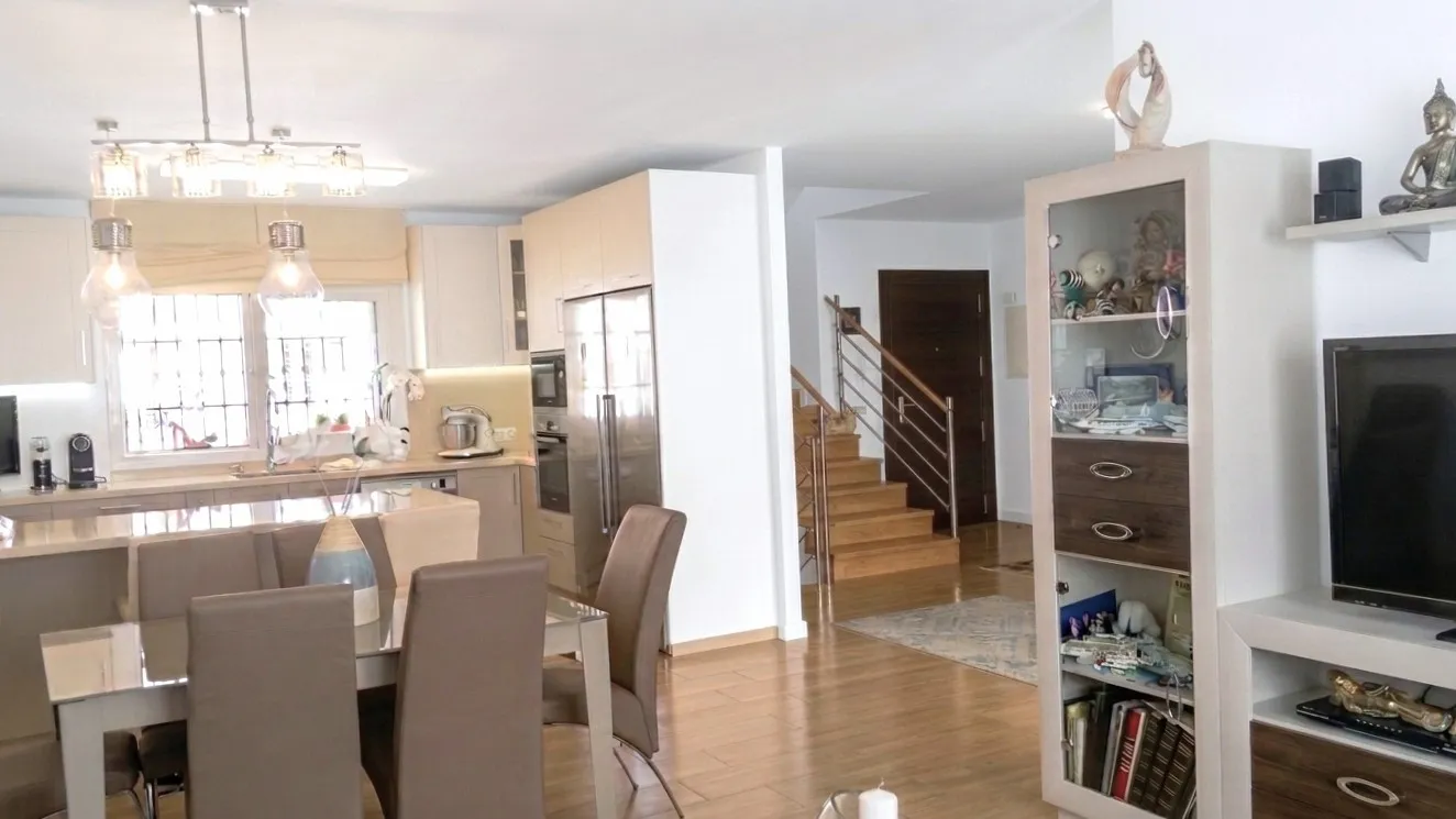 Town house for sale in San Pedro de Alcantara with 5 bedrooms