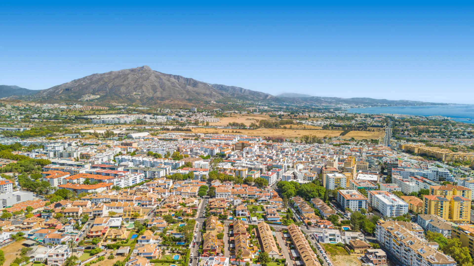 Town house for sale in San Pedro de Alcantara with 5 bedrooms