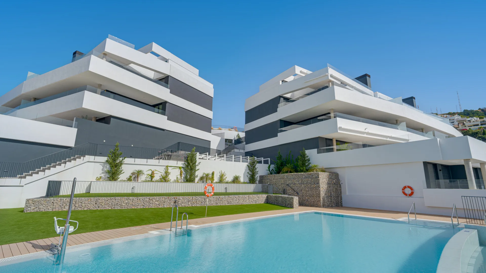 Apartment for sale in Los Altos de los Monteros with 3 bedrooms