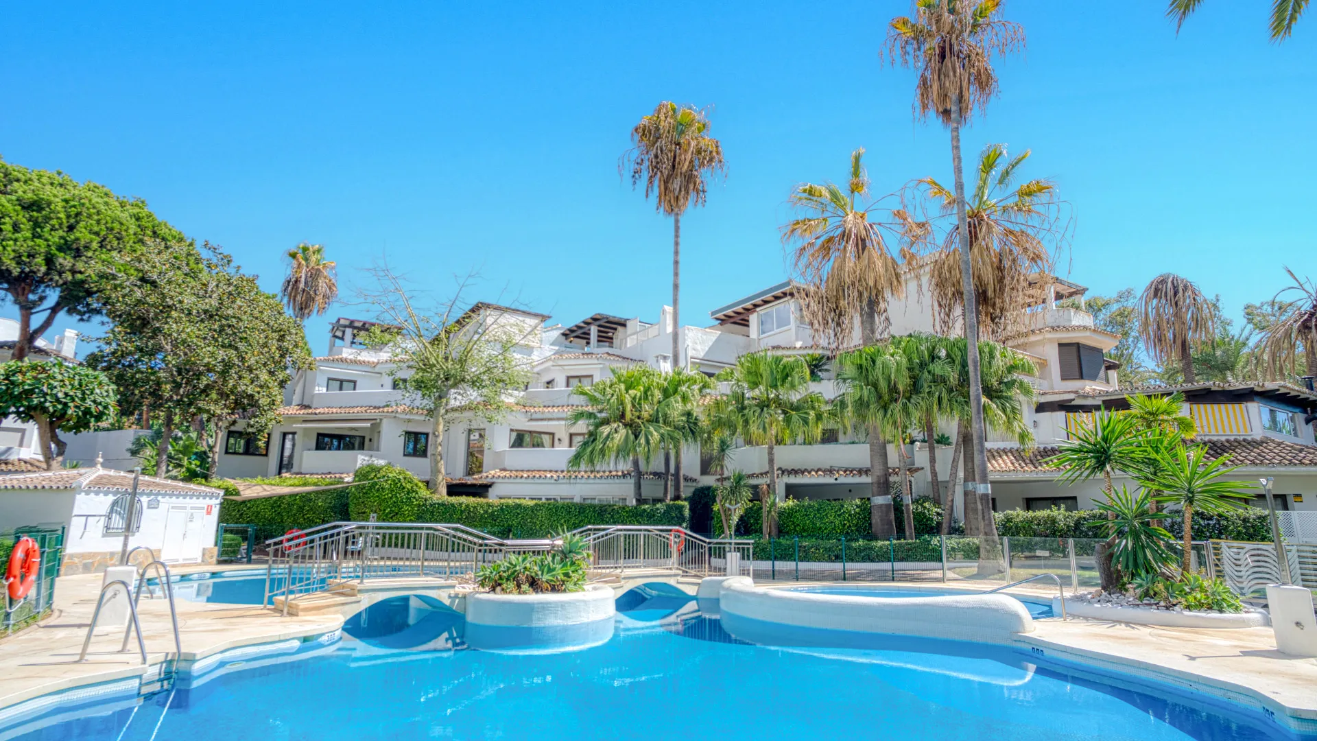 Apartamento con 3 dormitorios en venta en Golden Beach