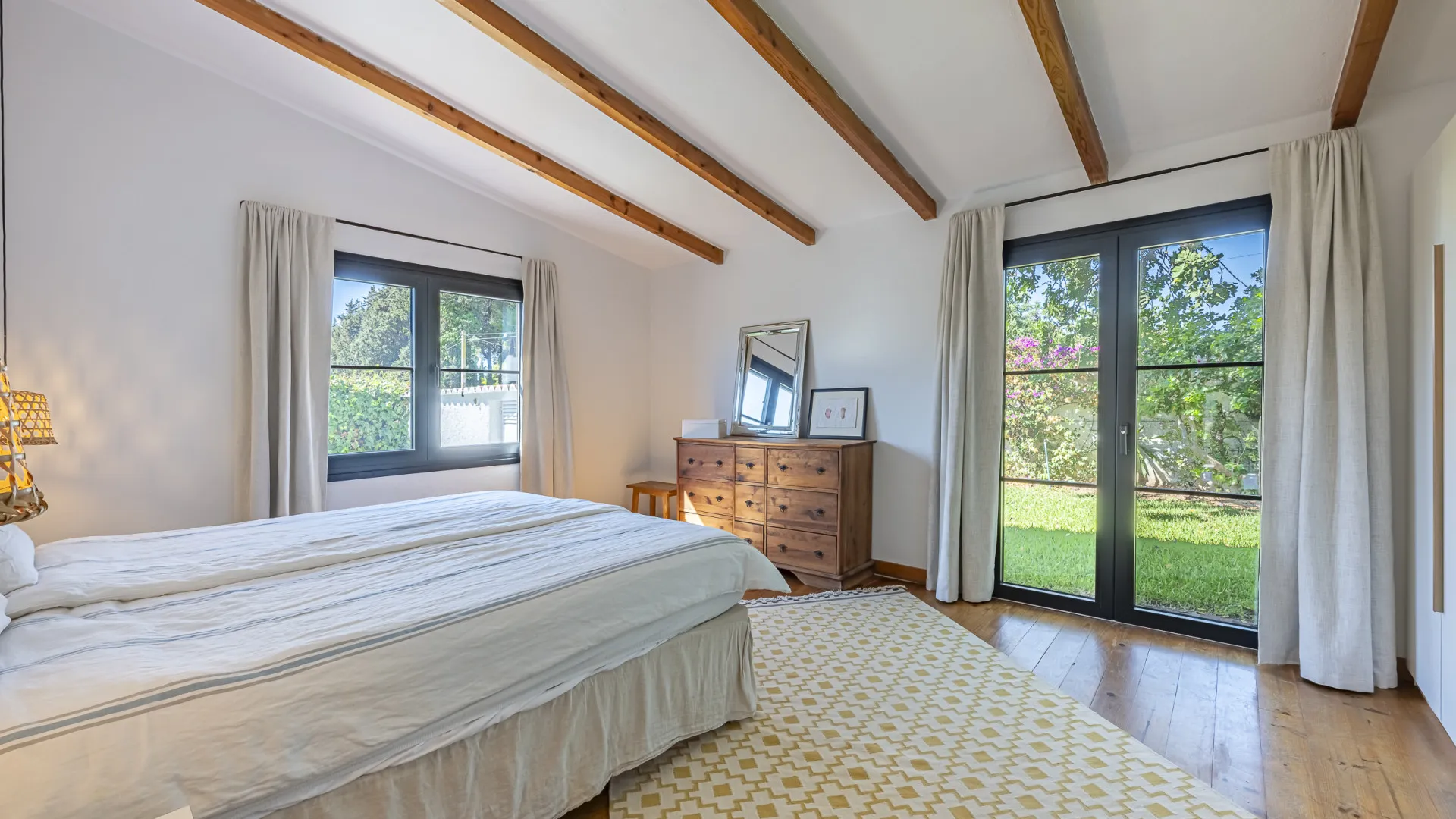 Buy Guadalmina Alta 3 bedrooms villa