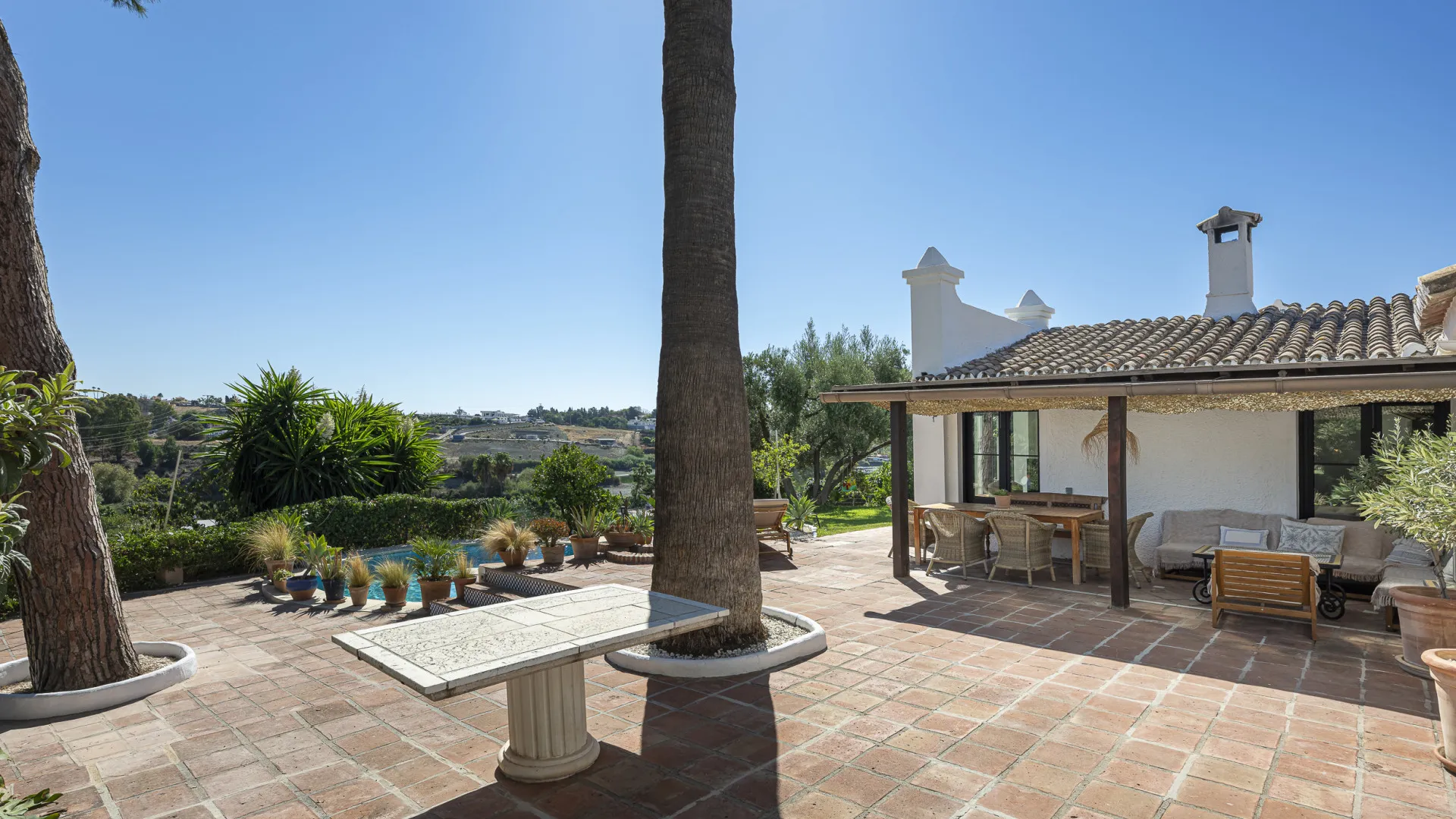Buy Guadalmina Alta 3 bedrooms villa