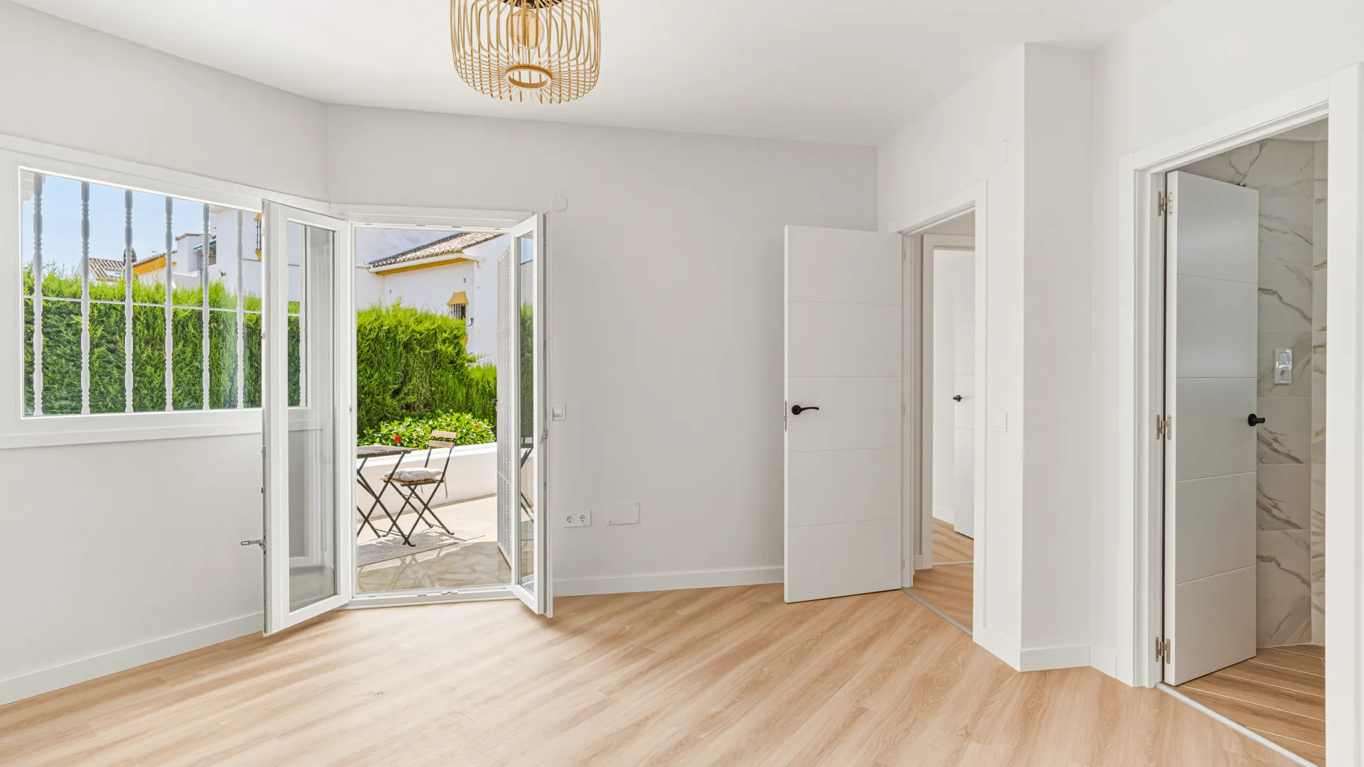 For sale 3 bedrooms ground floor apartment in Mijas Golf