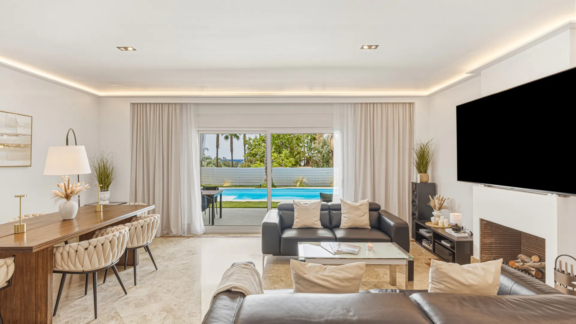 Santa Clara 4 bedrooms villa for sale