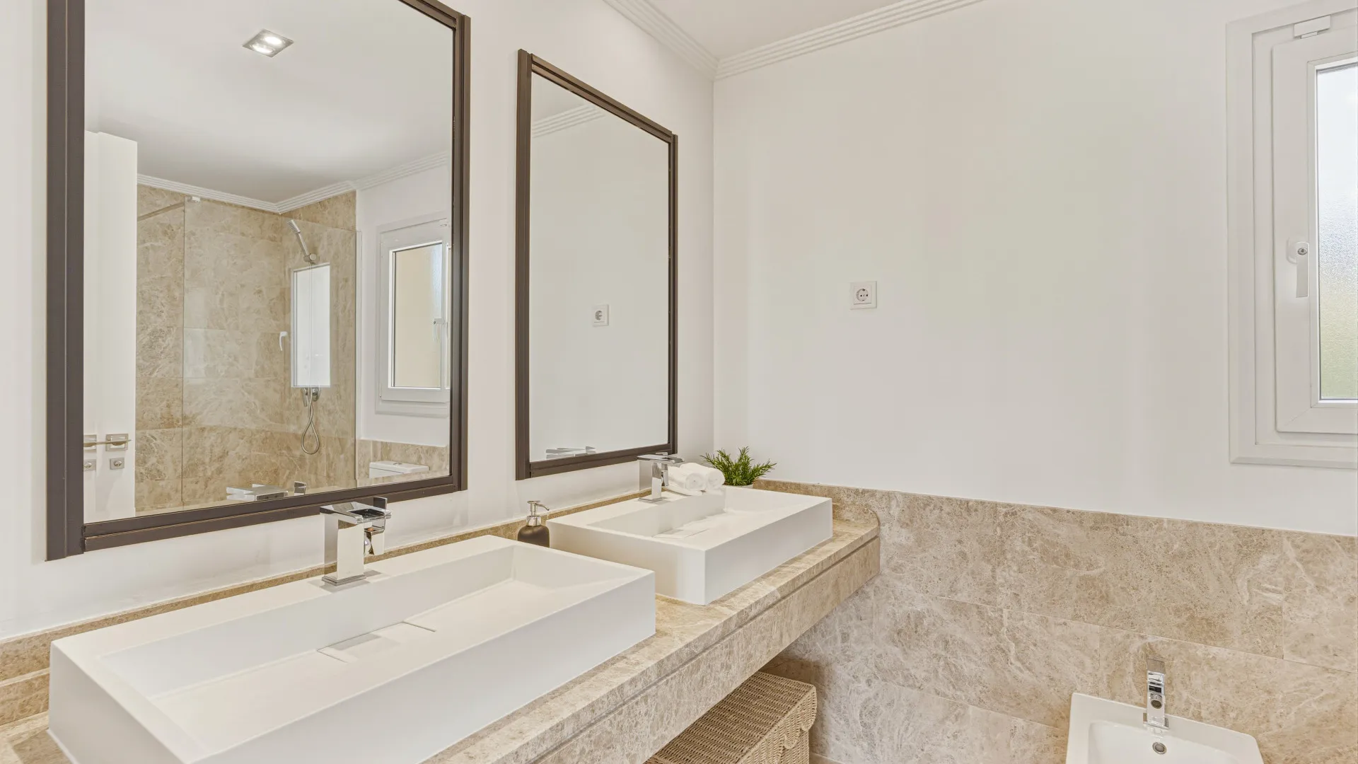 Santa Clara 4 bedrooms villa for sale