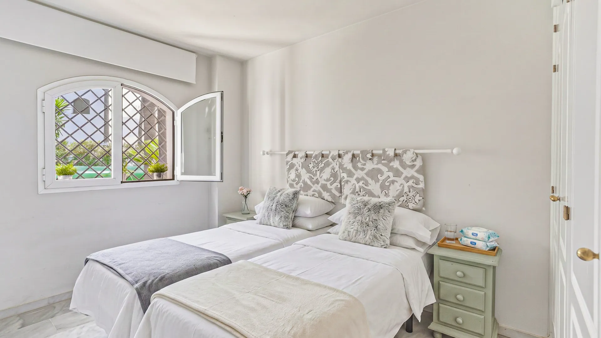 Elviria ground floor apartment for sale