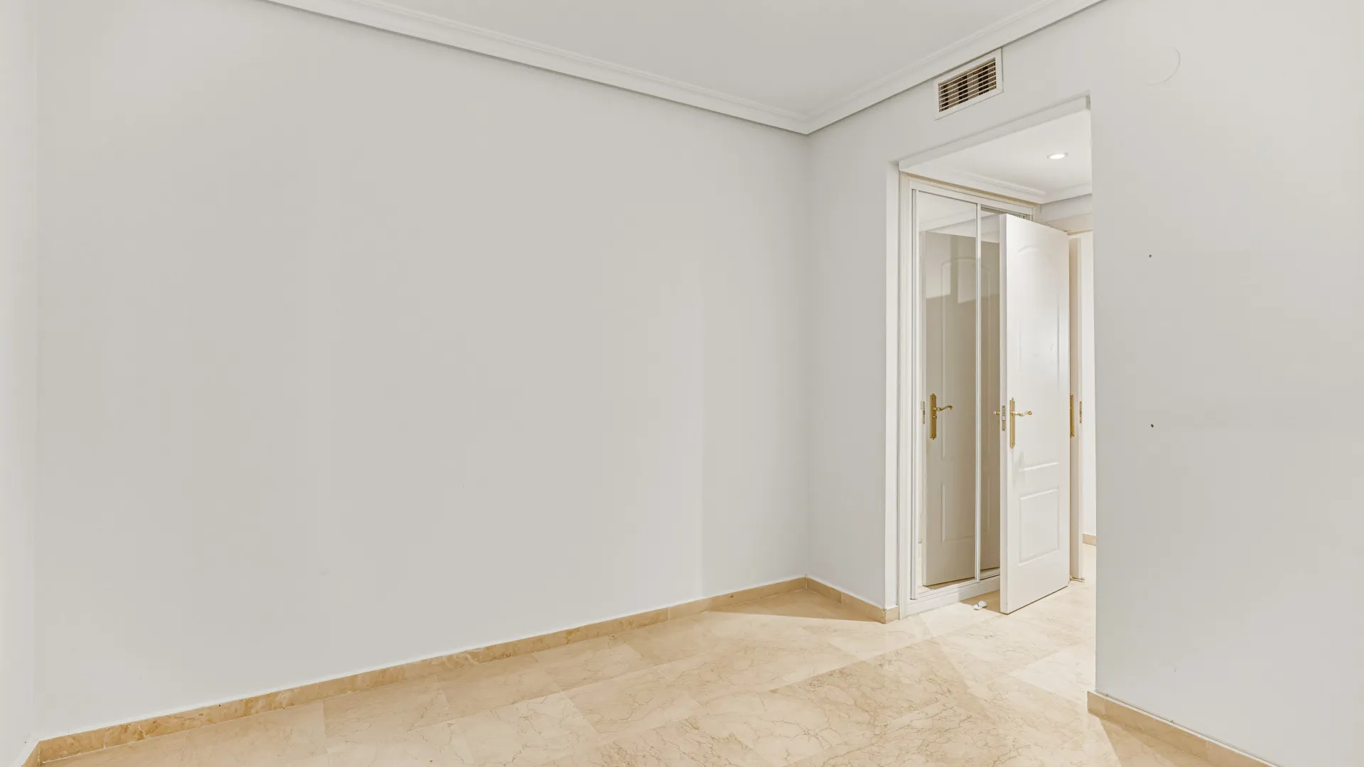 Ground floor apartment for sale in Gala Placidia