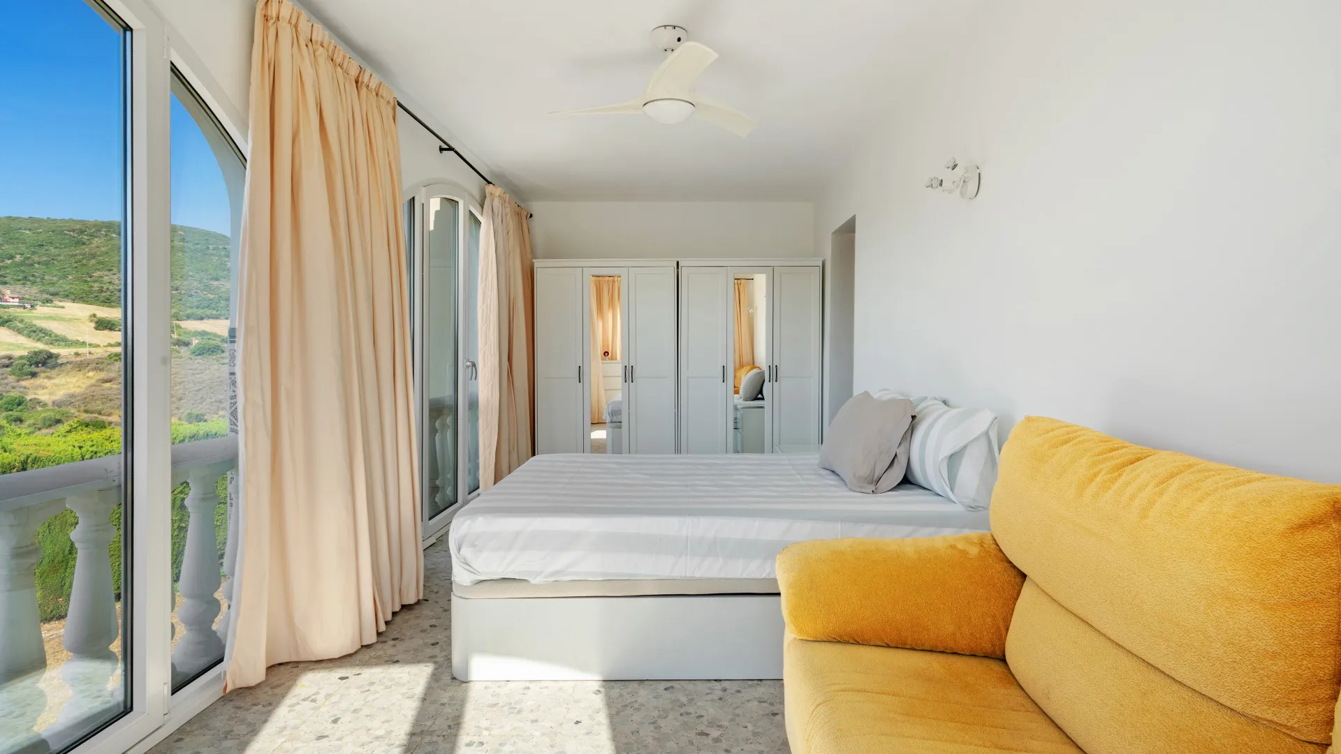 4 bedrooms villa for sale in Los Pedregales