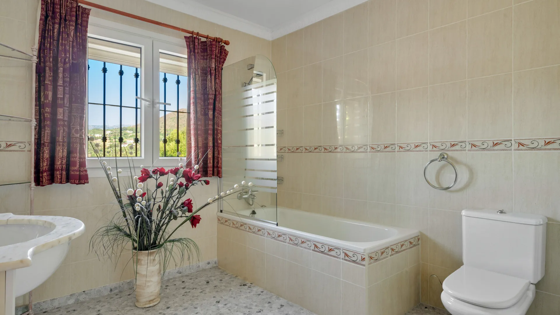 4 bedrooms villa for sale in Los Pedregales