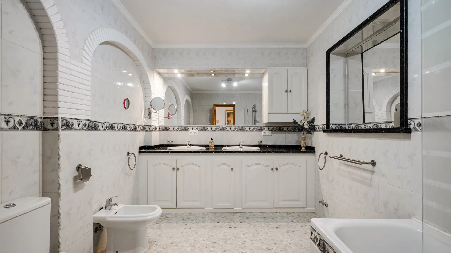 4 bedrooms villa for sale in Los Pedregales