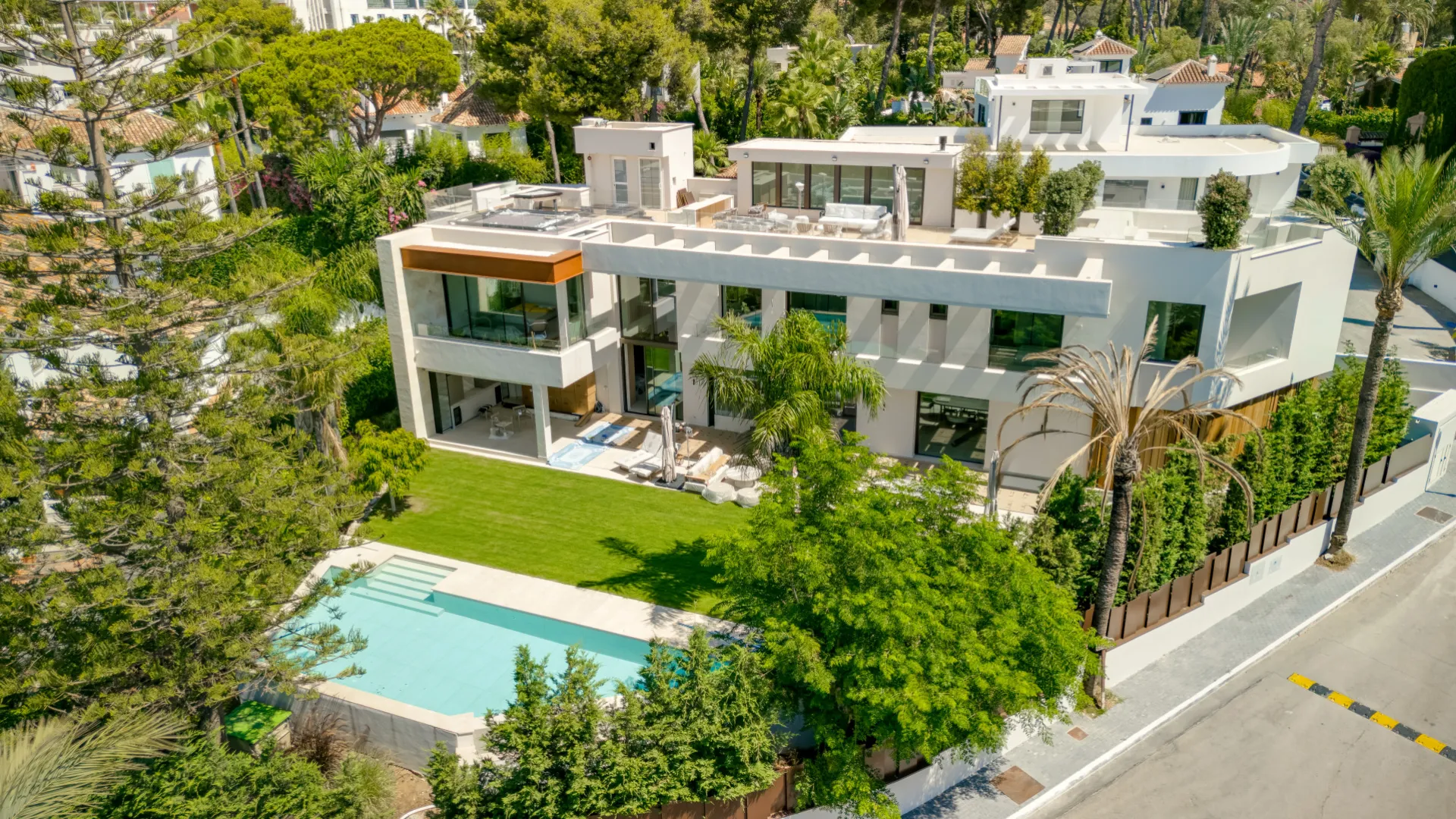 Comprar villa en Los Monteros Playa de 5 dormitorios