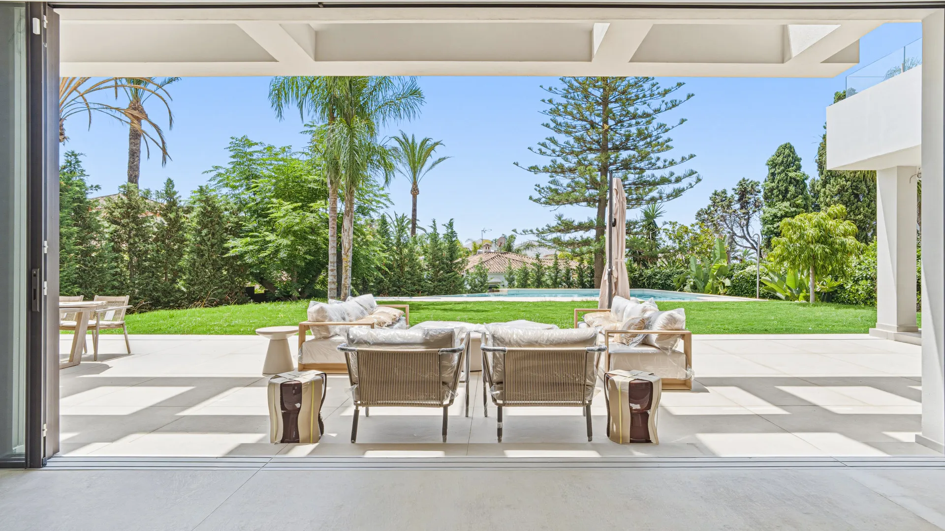 5 bedrooms Los Monteros Playa villa for sale