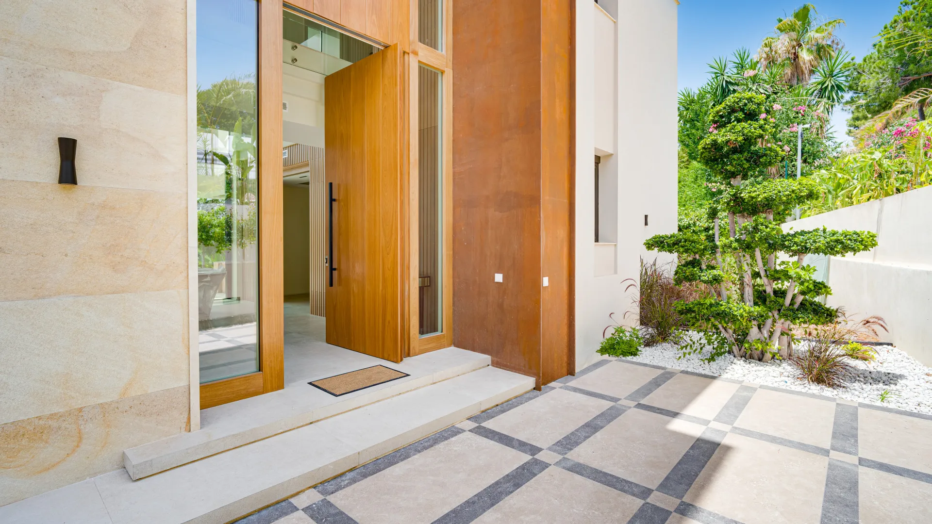 5 bedrooms Los Monteros Playa villa for sale
