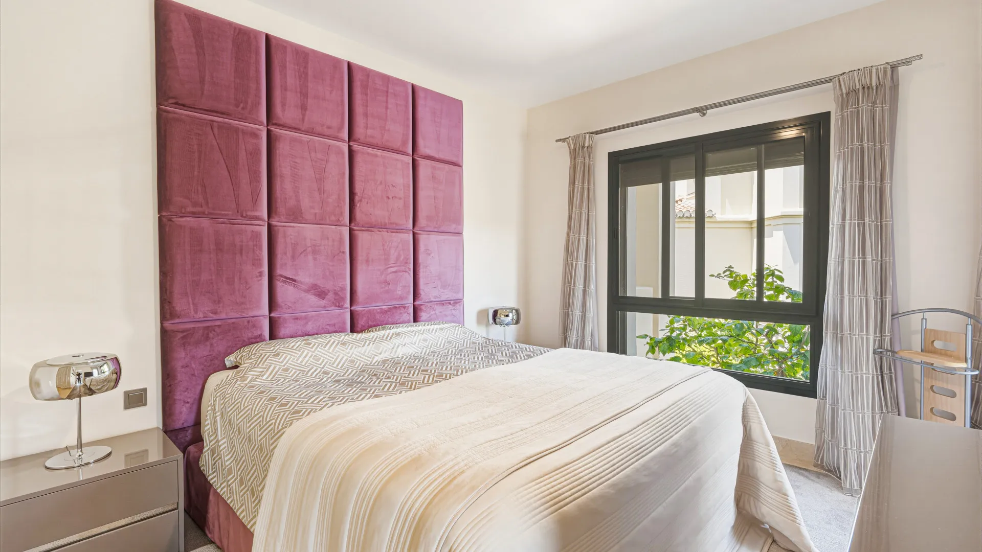 For sale ground floor apartment in Los Capanes del Golf