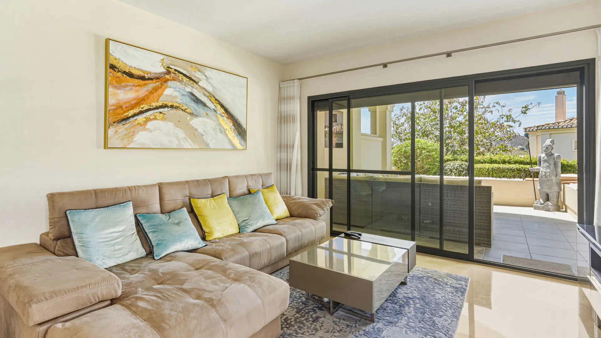 For sale ground floor apartment in Los Capanes del Golf