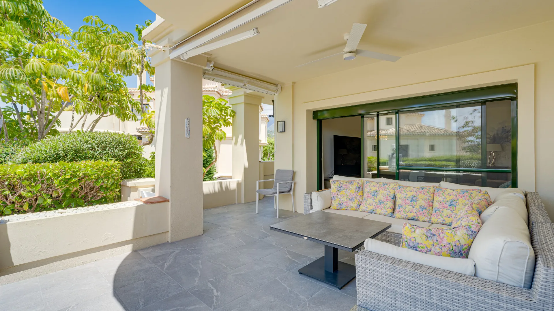 For sale ground floor apartment in Los Capanes del Golf