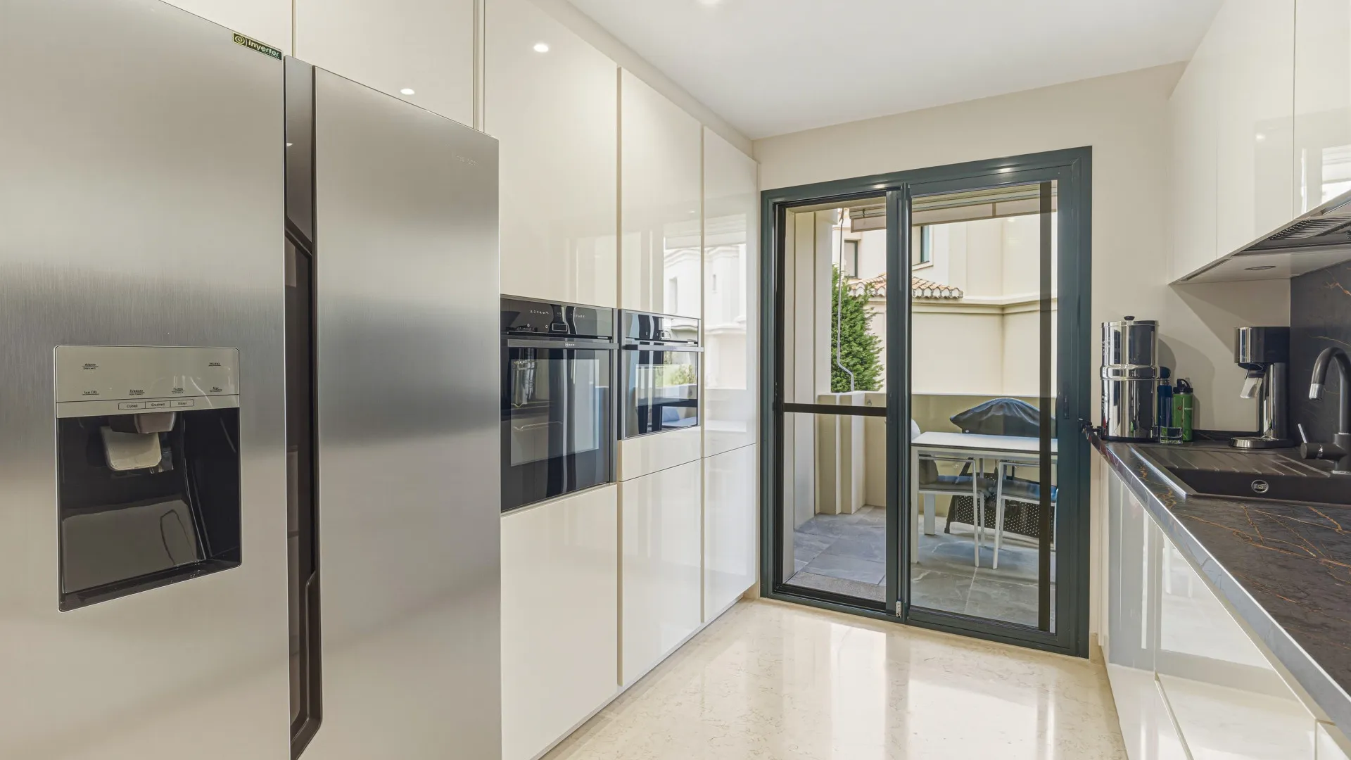 For sale ground floor apartment in Los Capanes del Golf