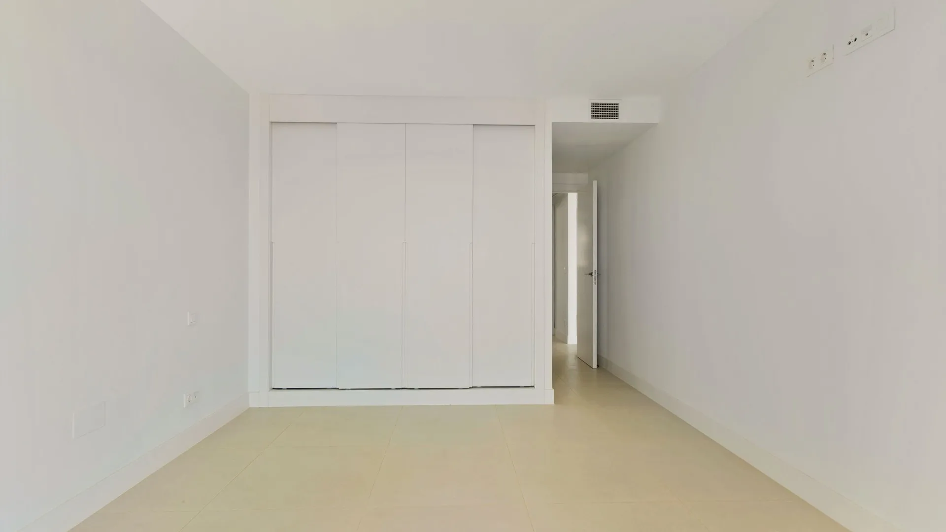Se vende apartamento con 3 dormitorios en El Higueron