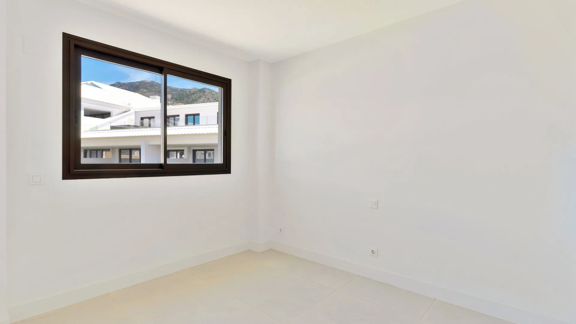 Se vende apartamento con 3 dormitorios en El Higueron