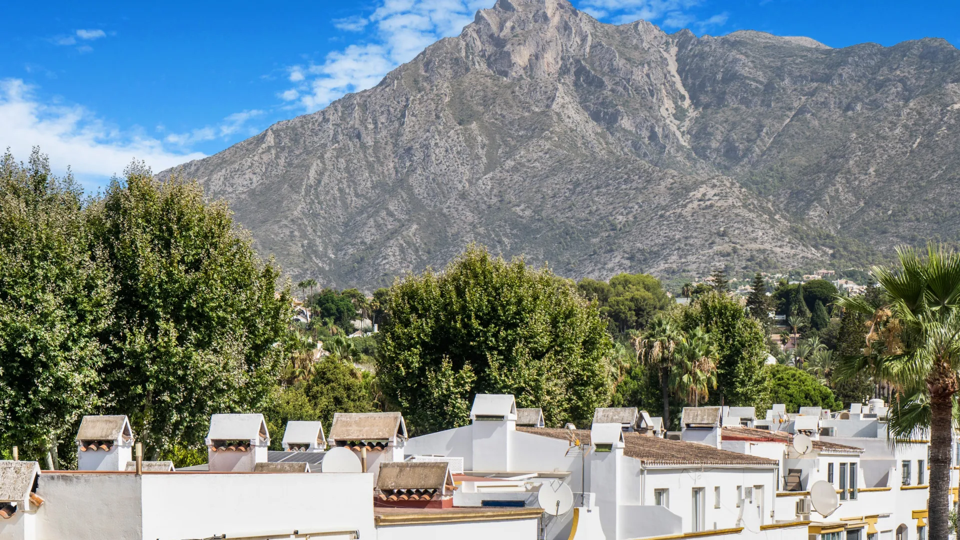 For sale Marbellamar town house with 4 bedrooms