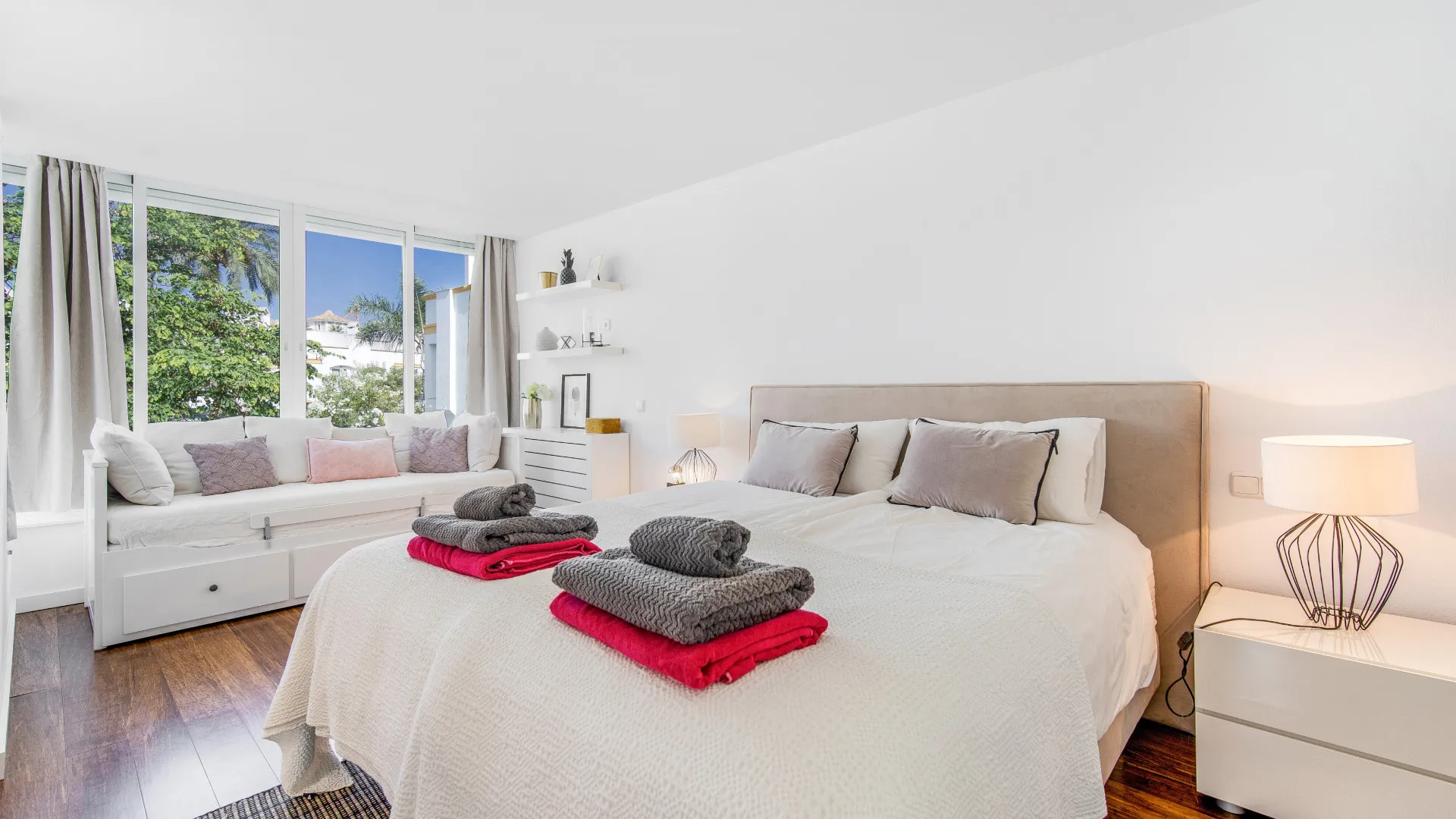 For sale Marbellamar town house with 4 bedrooms