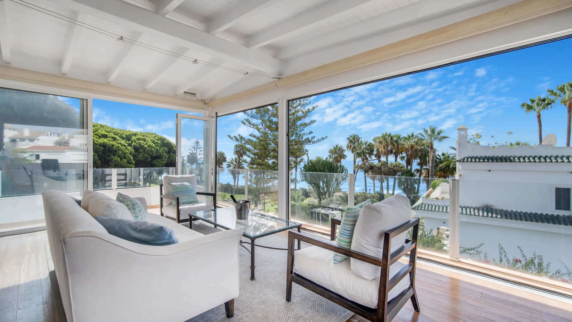 For sale Marbellamar town house with 4 bedrooms