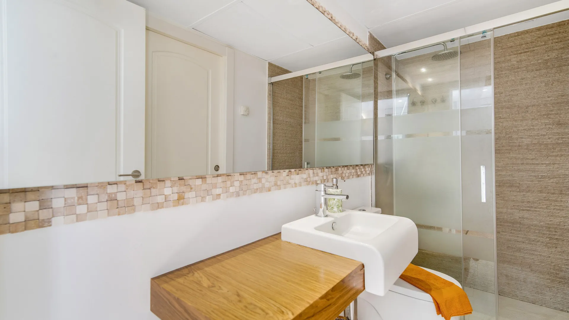 For sale Marbellamar town house with 4 bedrooms